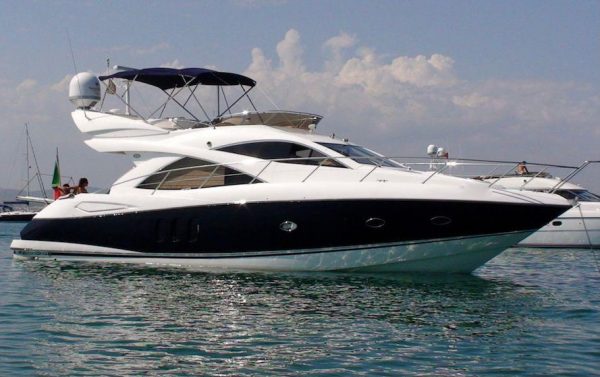 55FT LUXURY YACHT - Image 3