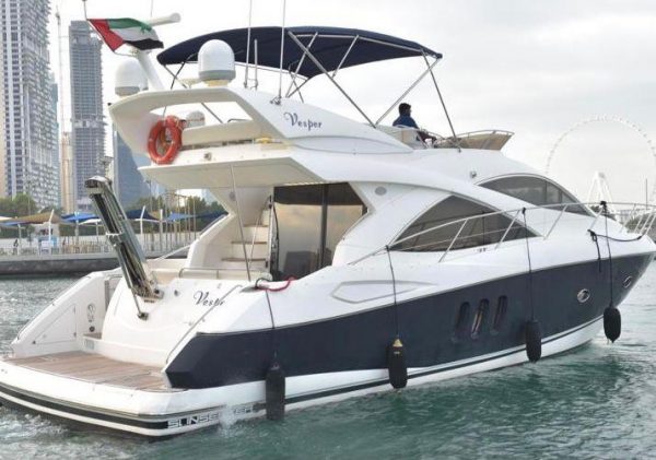 55FT LUXURY YACHT - Image 2