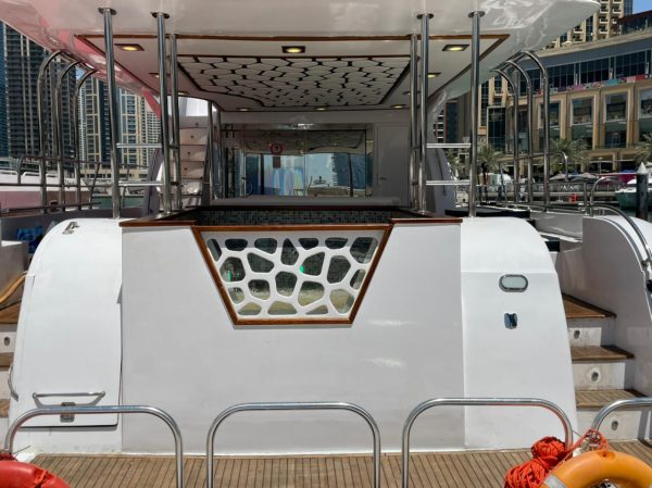 90FT LUXURY YACHT - Image 3