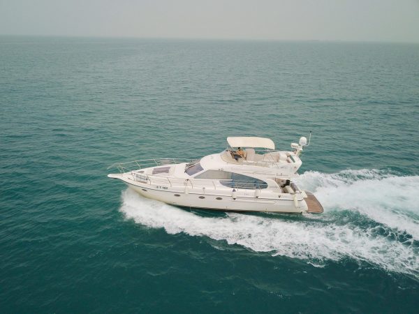 52FT LUXURY YACHT - Image 2